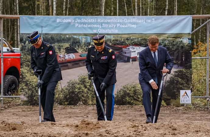 Nastąpiło symboliczne wbicie pierwszej łopaty.